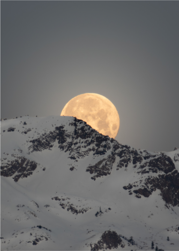 Main image Moonset Peak